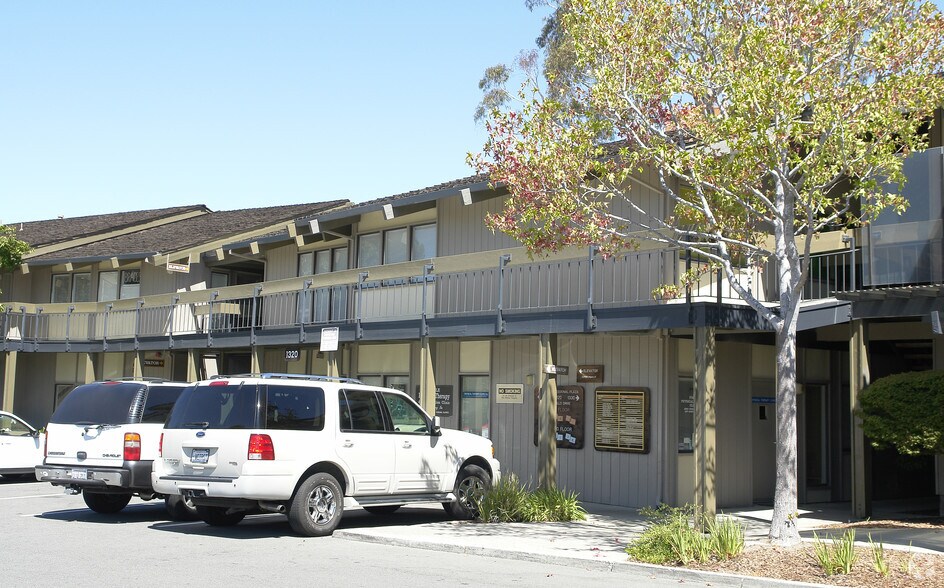 1320 Tara Hills Dr, Pinole, CA à vendre - Photo du bâtiment - Image 3 de 5