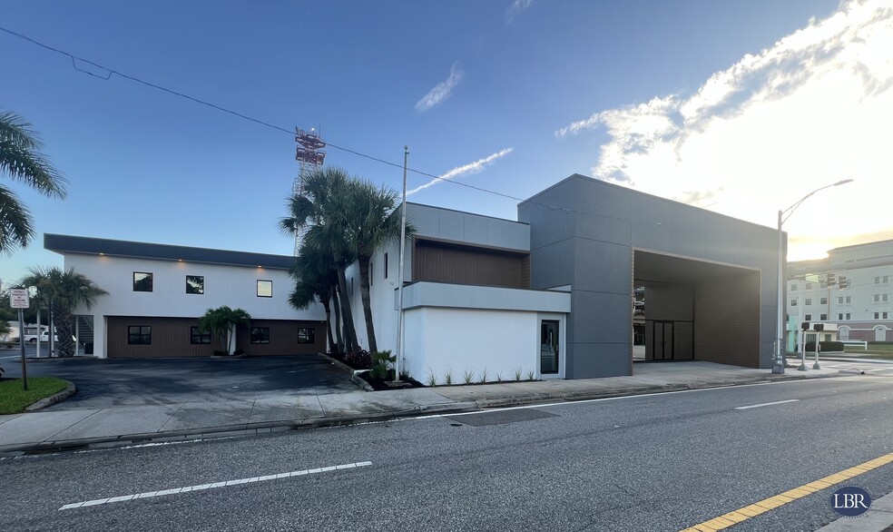 730 E Strawbridge Ave, Melbourne, FL for lease - Building Photo - Image 1 of 3