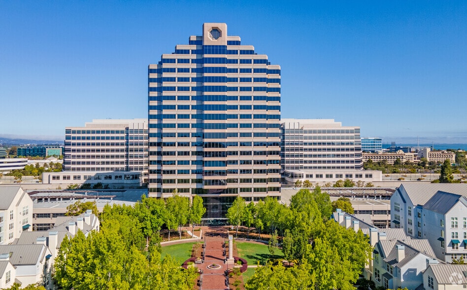 950 Tower Ln, Foster City, CA for lease - Building Photo - Image 1 of 22