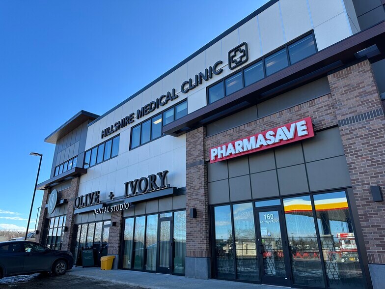 661 Wye Rd, Sherwood Park, AB à louer - Photo du bâtiment - Image 2 de 10