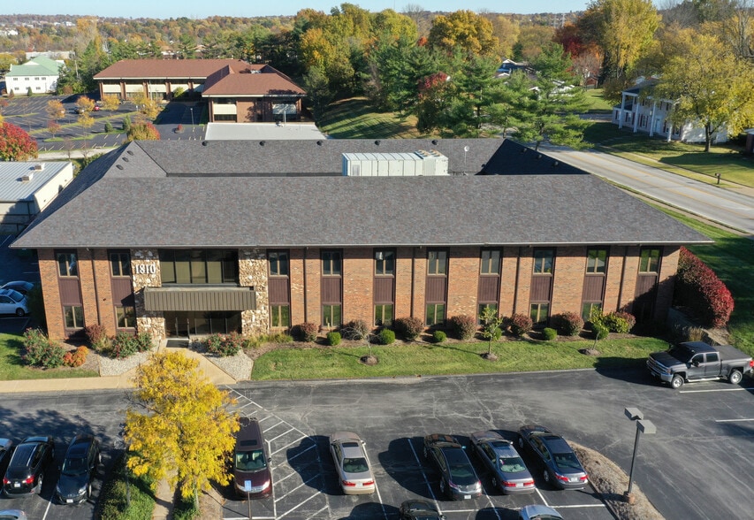 1810 Craig Rd, Saint Louis, MO à louer - Photo du bâtiment - Image 2 de 4