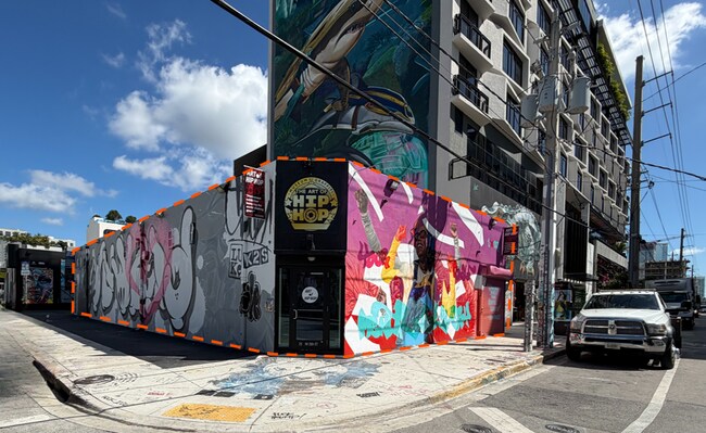 Plus de détails pour 299 NW 25th St, Miami, FL - Commerce de détail à louer