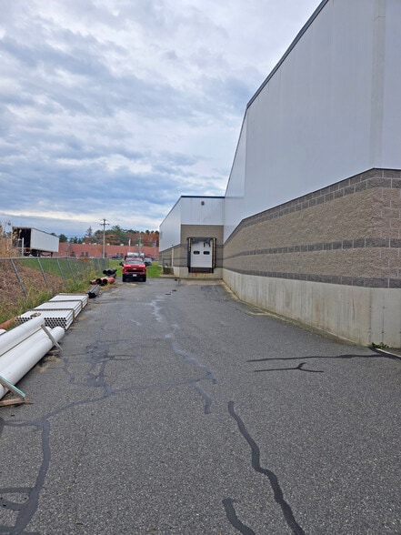 100 West Rd, Portsmouth, NH for lease - Building Photo - Image 2 of 8