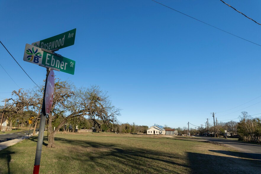 119 Ebner St, Boerne, TX à vendre - Photo du bâtiment - Image 2 de 7