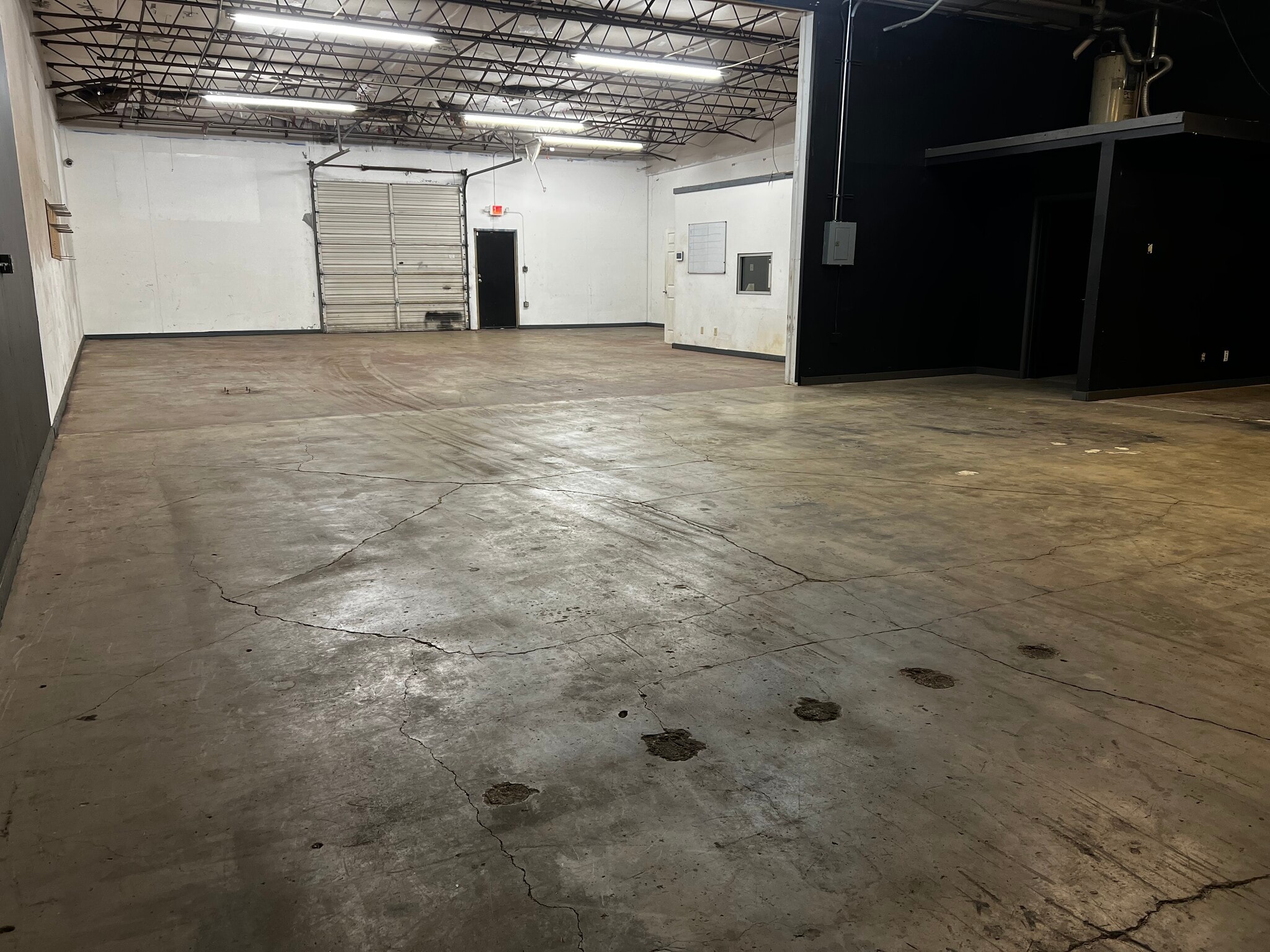 6737 Poss Rd, San Antonio, TX for lease Interior Photo- Image 1 of 3