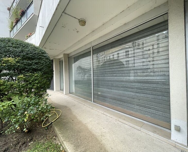 Multifamily in Paris for sale - Building Photo - Image 2 of 5