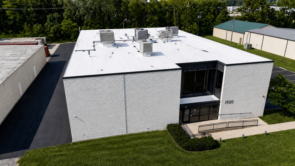 1920 McKinley Ave, Mishawaka, IN for sale - Building Photo - Image 3 of 23