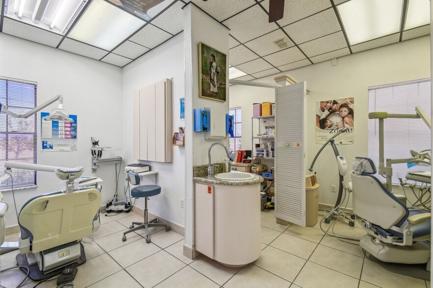 6331 State Road 54, New Port Richey, FL for lease - Building Photo - Image 3 of 13