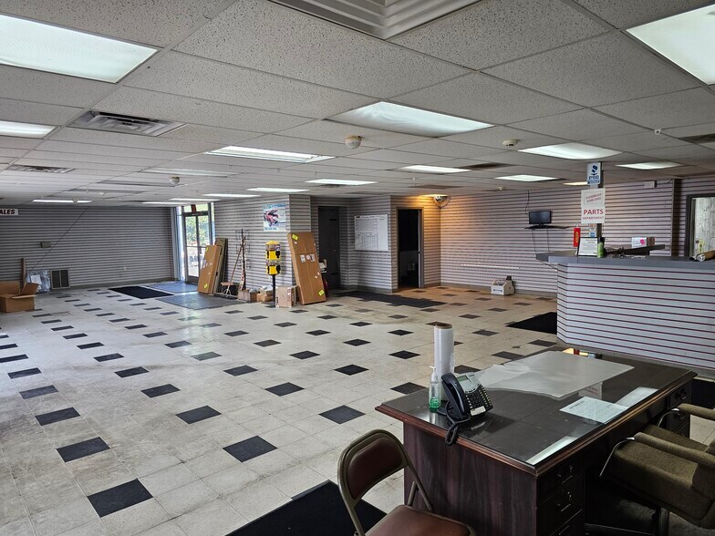 4101 N Trailer Dr, Charlotte, NC à louer - Hall d’entrée - Image 2 de 5