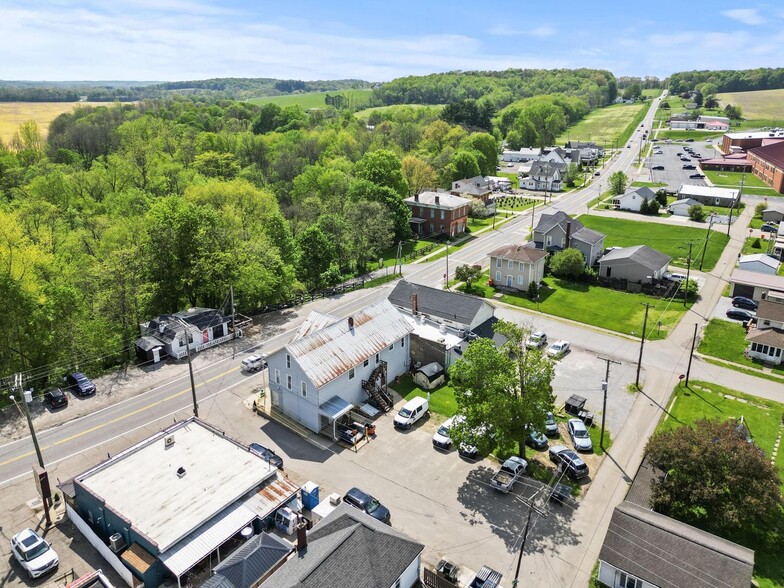 23359 Coshocton Rd, Howard, OH à vendre - Photo du bâtiment - Image 2 de 8