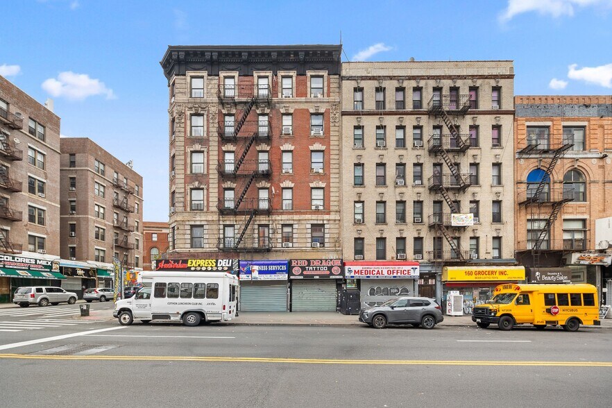 2015 Amsterdam Ave, New York, NY à vendre - Photo du bâtiment - Image 2 de 5
