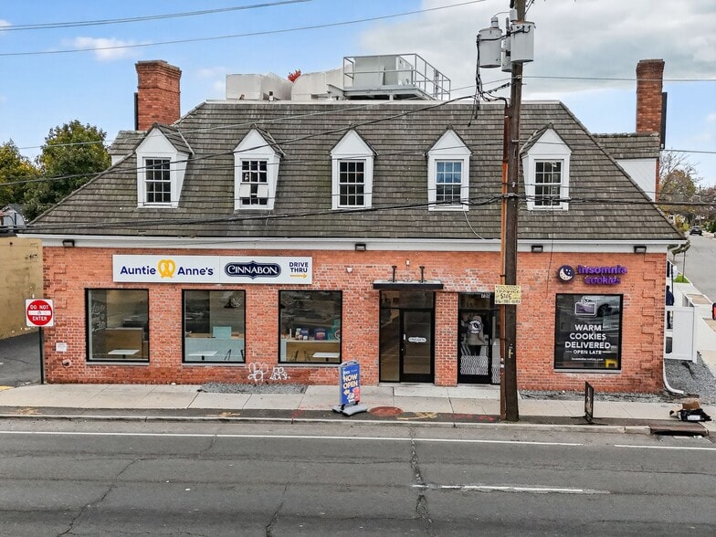 730 Fulton Ave, Hempstead, NY à vendre - Photo du bâtiment - Image 2 de 16