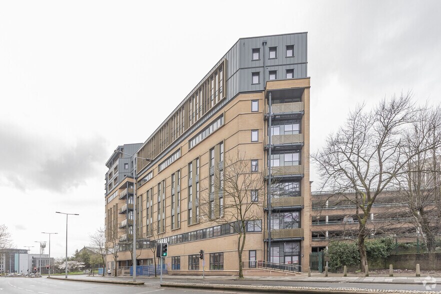 10 Fitzalan Pl, Cardiff à louer - Photo du bâtiment - Image 2 de 2