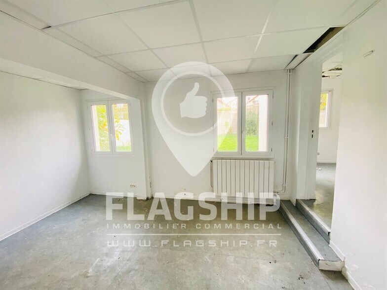 Flex in Les Pavillons-sous-Bois for lease - Building Photo - Image 3 of 10
