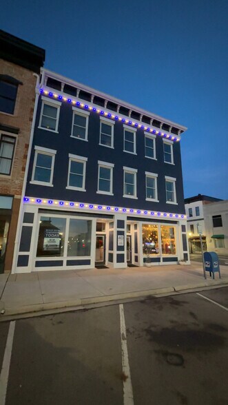 40 Monument Sq, Urbana, OH à louer - Photo du bâtiment - Image 3 de 31