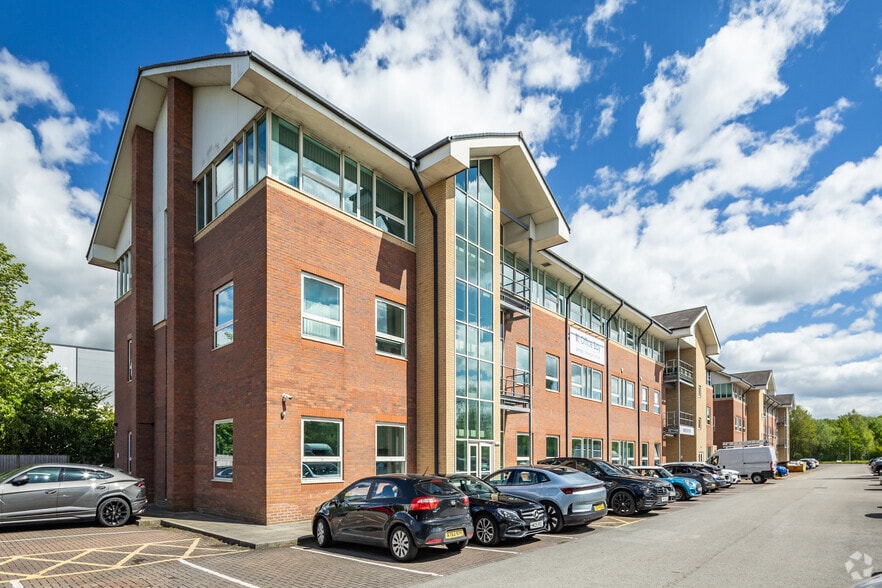 Westwood Park Dr, Wigan for lease - Building Photo - Image 2 of 2