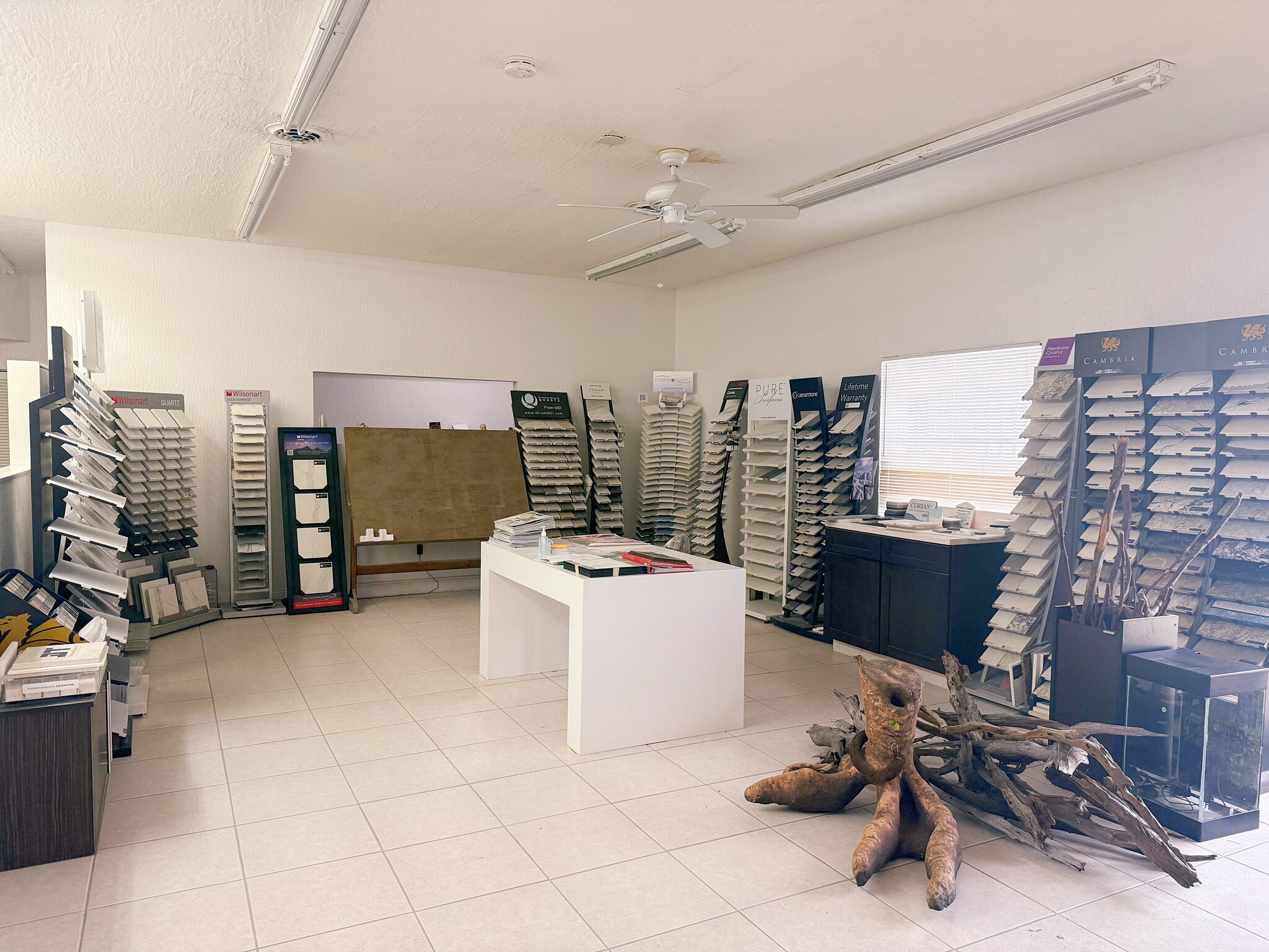 4725 NW 36th Ave, Miami, FL for lease Interior Photo- Image 1 of 6