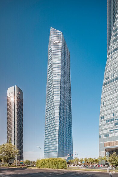 Paseo Castellana, 259 C, Madrid, Madrid à louer - Photo du bâtiment - Image 3 de 9