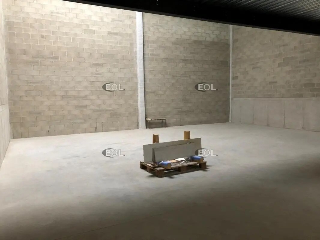 Industrial in Les Pavillons-sous-Bois for lease Interior Photo- Image 1 of 4