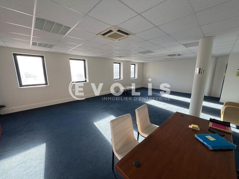 Office in Bussy-Saint-Georges for lease - Interior Photo - Image 3 of 5