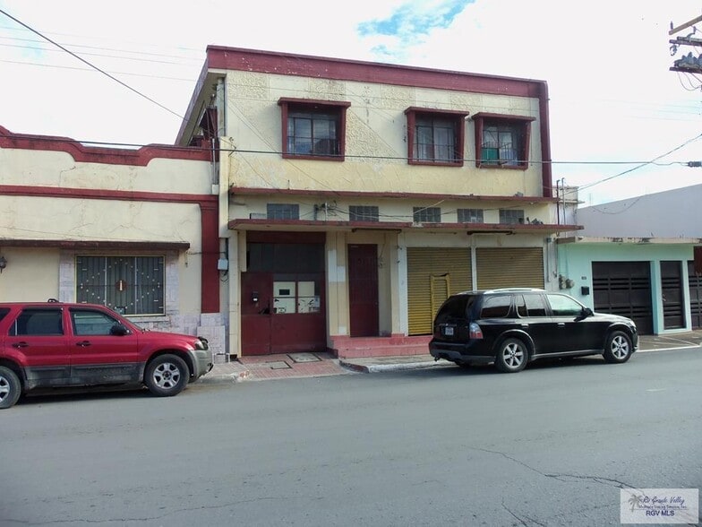 à vendre - Photo du bâtiment - Image 3 de 8