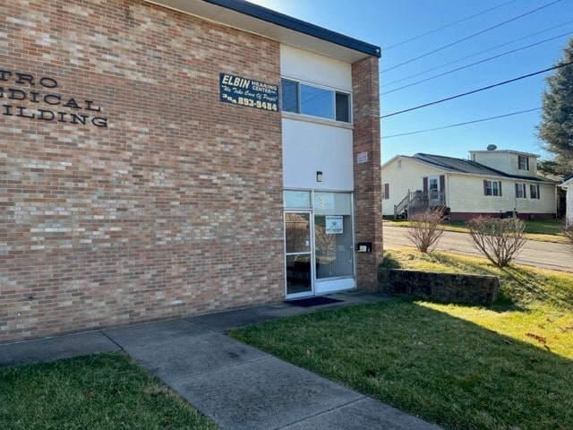 1901 19th St, Nitro, WV à louer - Photo du bâtiment - Image 3 de 11