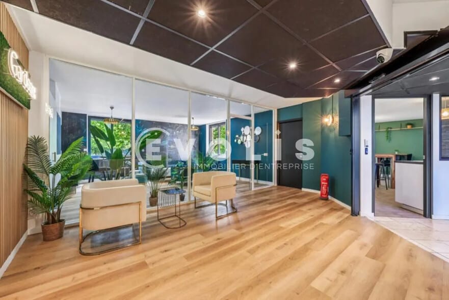 Office in Lognes for lease - Lobby - Image 1 of 12