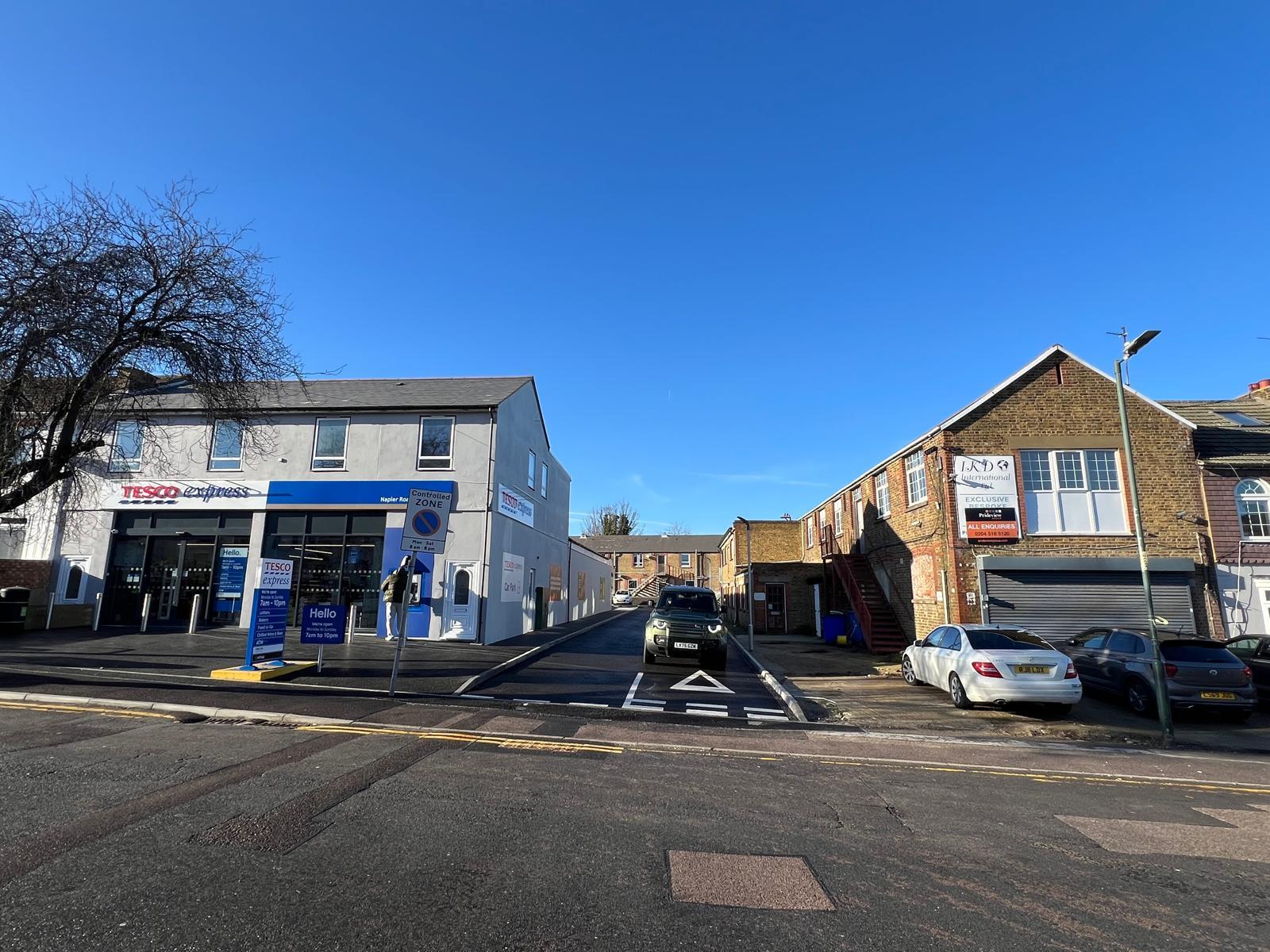 40-42 Napier Rd, Gillingham à vendre Photo principale- Image 1 de 3