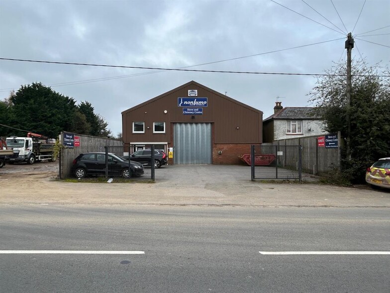 Wycombe Rd, Stokenchurch for sale - Building Photo - Image 1 of 2