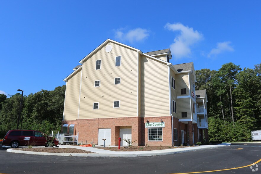 200 Fountains Ln, Poquoson, VA à vendre - Photo du bâtiment - Image 3 de 13