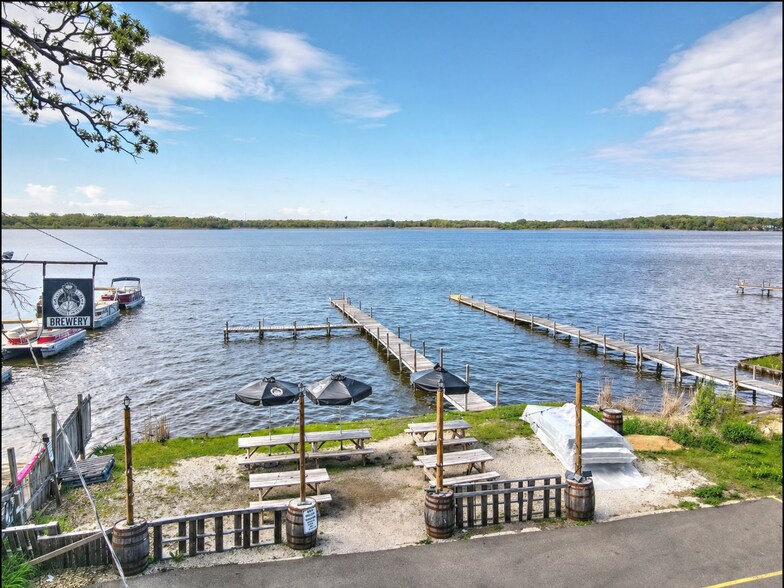 115 Nippersink Blvd, Fox Lake, IL à vendre - Photo du bâtiment - Image 2 de 36