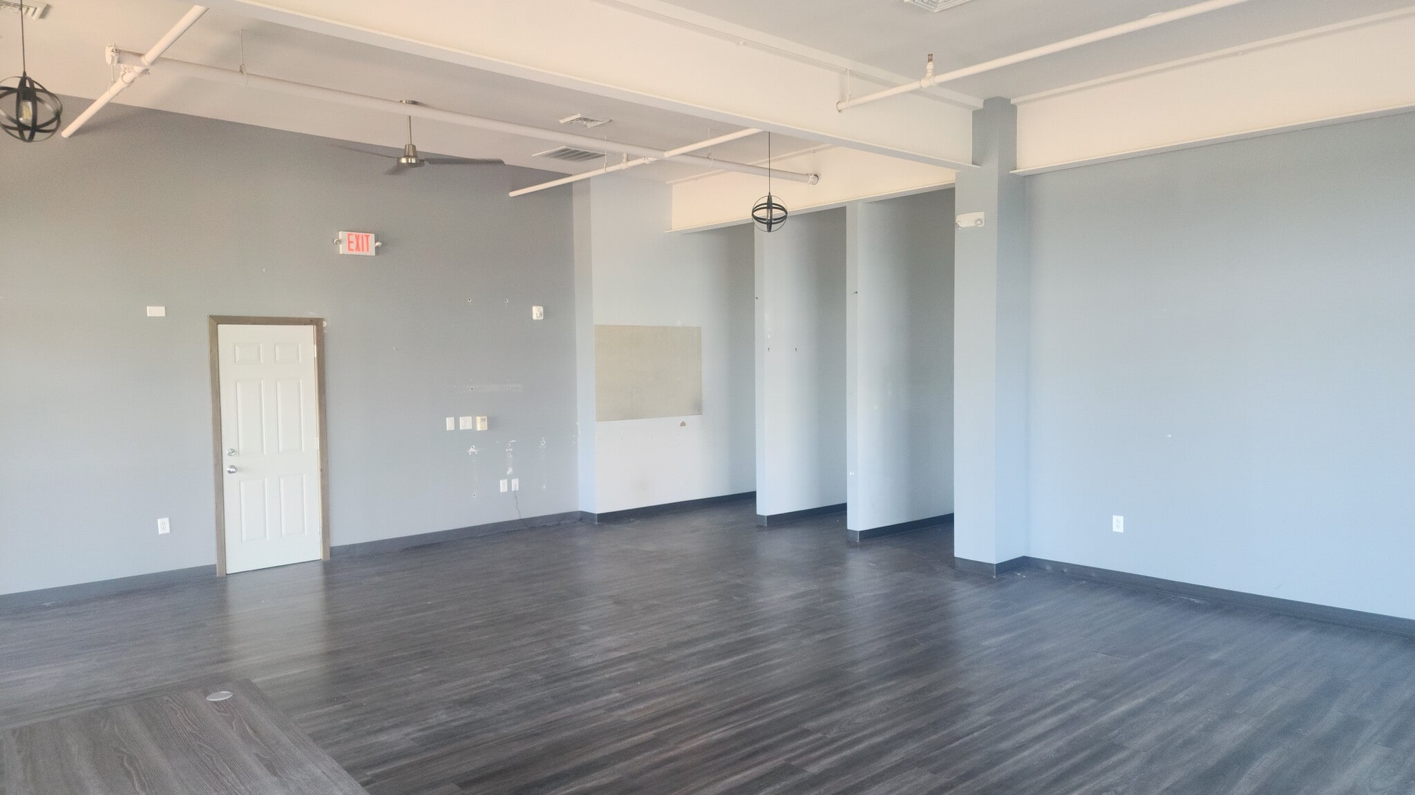 1609 landmark Dr, Cottage Grove, WI for lease Interior Photo- Image 1 of 2