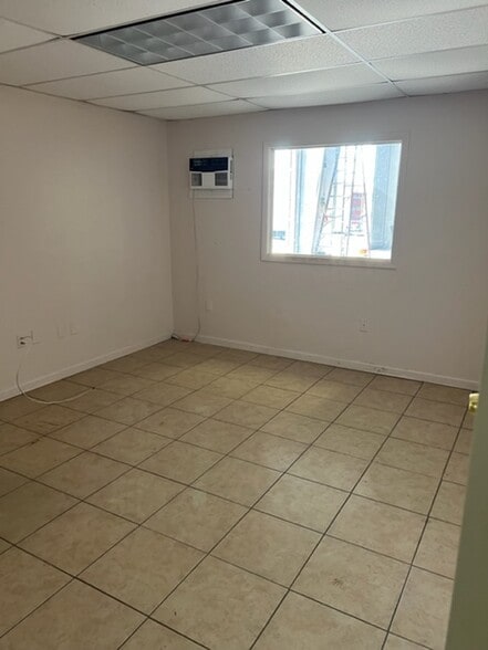 692 Edgewood Ave N, Jacksonville, FL à louer - Photo du bâtiment - Image 2 de 6