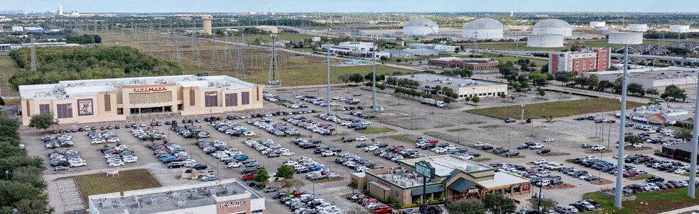 20915 Gulf Fwy, Webster, TX for lease - Building Photo - Image 1 of 6