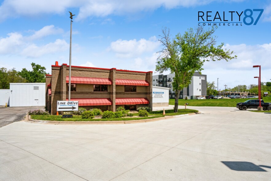 850 Twixt Town Rd NE, Marion, IA for lease - Building Photo - Image 1 of 15