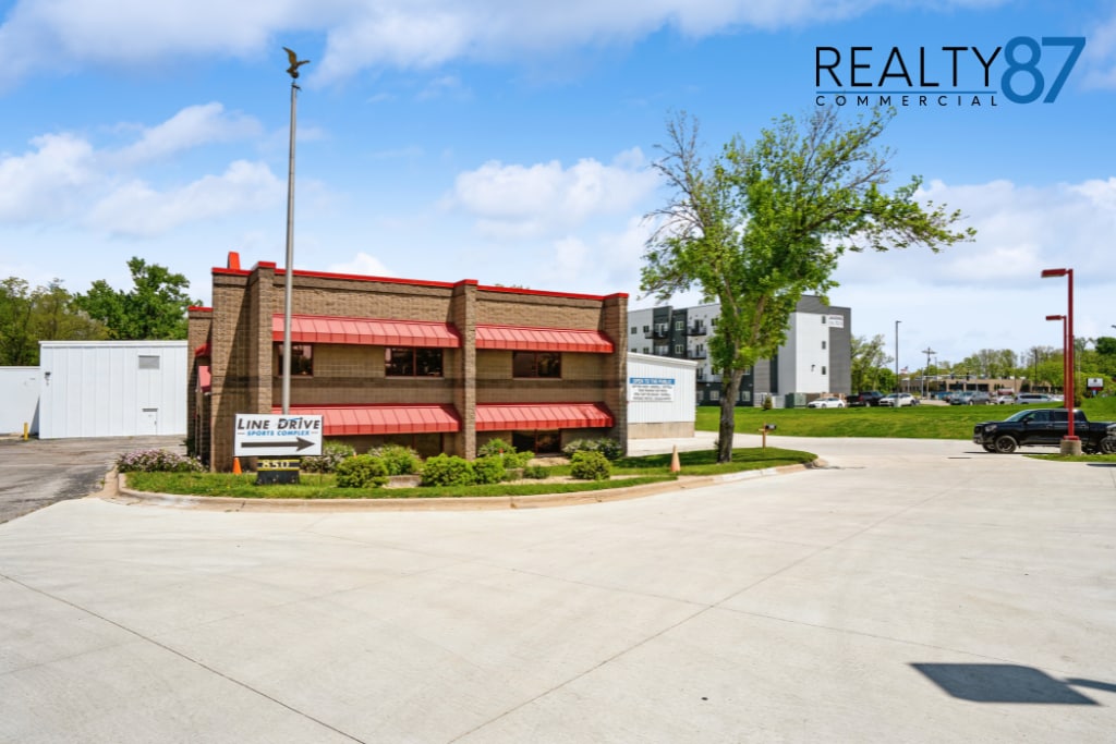 850 Twixt Town Rd NE, Marion, IA for lease Building Photo- Image 1 of 16