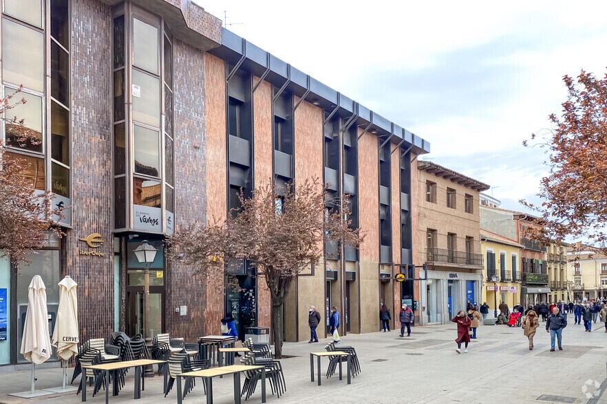 Office in Alcalá de Henares, Madrid for lease - Building Photo - Image 2 of 2
