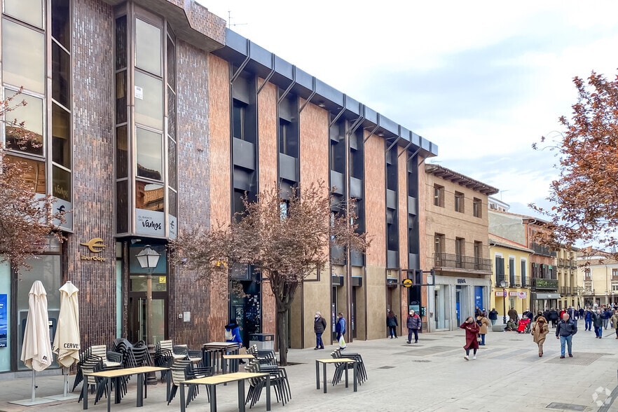 Office in Alcalá de Henares, Madrid for lease - Building Photo - Image 2 of 2