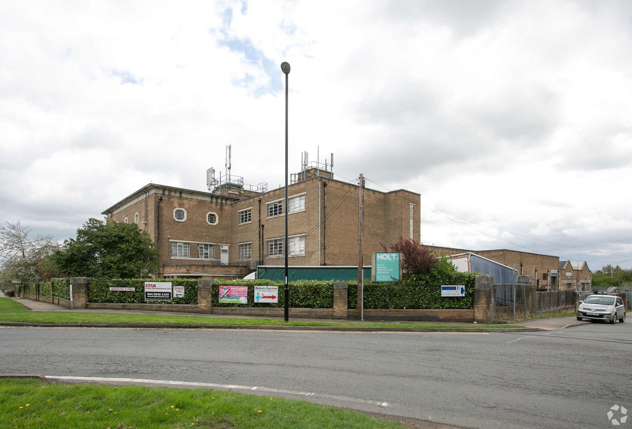 Torrington Ave, Coventry à louer Photo principale- Image 1 de 3