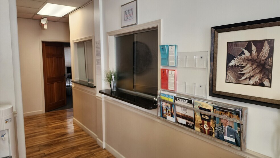 2308 Perimeter Park Dr, Atlanta, GA à vendre - Photo du bâtiment - Image 2 de 14