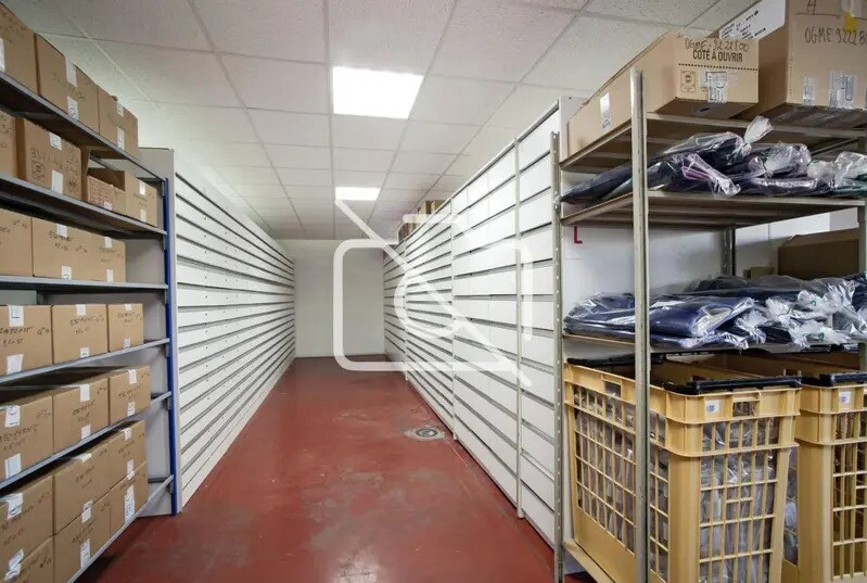 Industrial in Ris-Orangis for sale - Interior Photo - Image 3 of 9