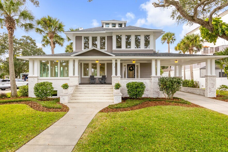 214 S Riverside Dr, New Smyrna Beach, FL à vendre - Photo du bâtiment - Image 1 de 18