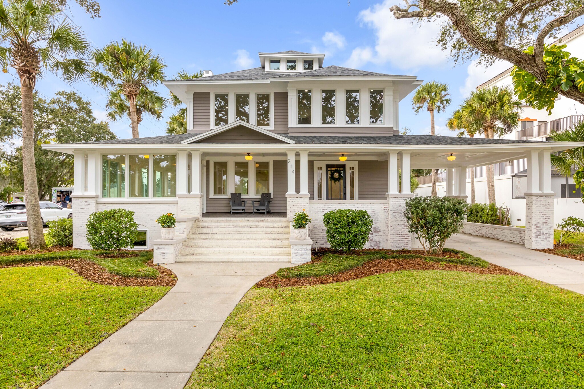214 S Riverside Dr, New Smyrna Beach, FL à vendre Photo du bâtiment- Image 1 de 19