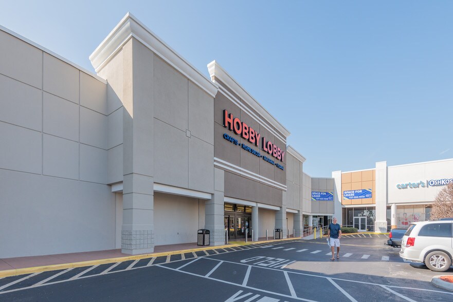 23668-23674 US Highway 19 N, Clearwater, FL à louer - Photo du bâtiment - Image 3 de 10