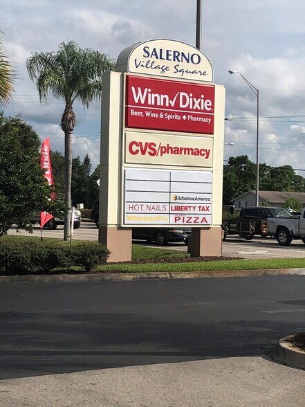 5551 SE Federal Hwy, Stuart, FL à louer - Photo du bâtiment - Image 2 de 4