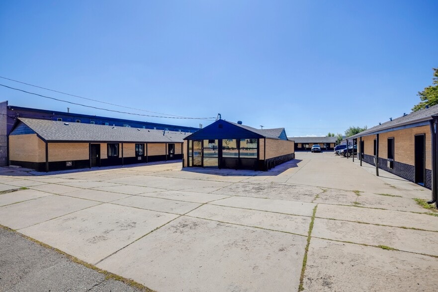 11090 W Colfax Ave, Lakewood, CO for sale - Building Photo - Image 3 of 18