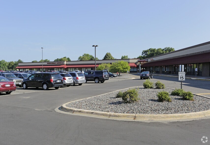 3351-3397 Coon Rapids Blvd NW, Coon Rapids, MN for lease - Building Photo - Image 2 of 3