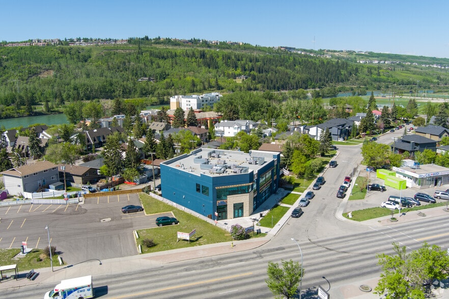 4525 Monterey Ave NW, Calgary, AB à vendre - Aérien - Image 2 de 4