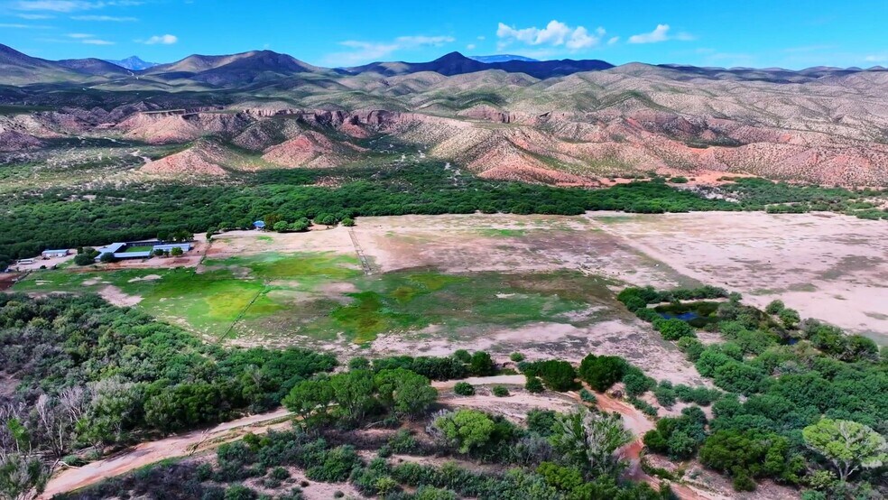 4489 N Ocotillo Rd, Benson, AZ à vendre - Vidéo sur l’inscription commerciale - Image 2 de 23