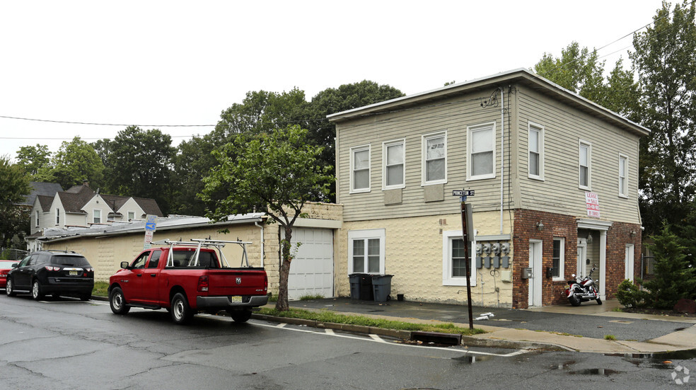 19 Main Ave, Clifton, NJ à vendre - Photo principale - Image 1 de 1